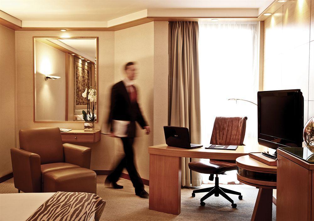 Hotel Millennium Gloucester 4*
